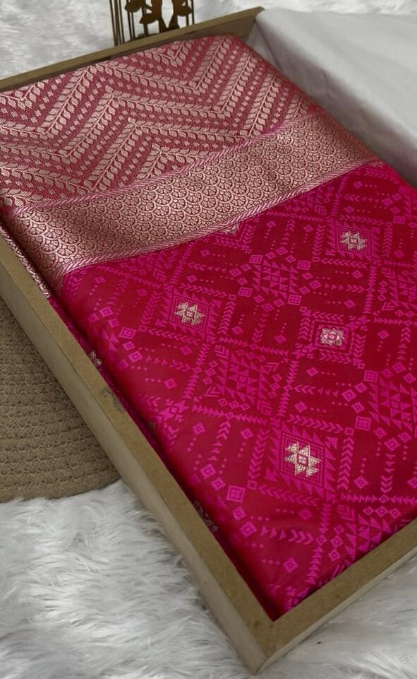 Strawberry Banarasi Mashru Silk Saree